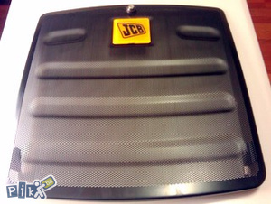 JCB prednja maska