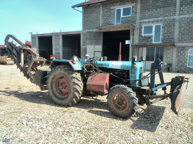 Traktor rakovica za iskop kanala! - Traktori - OLX.ba