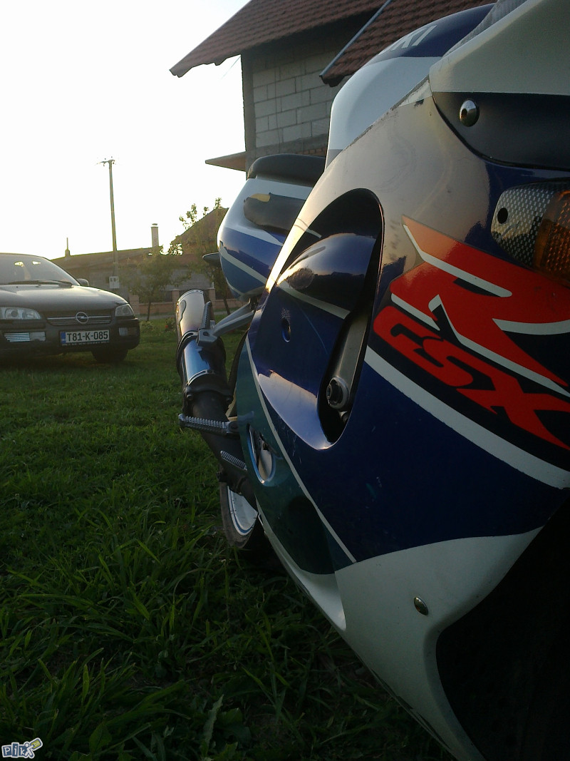Suzuki GSX-R 750 Srad