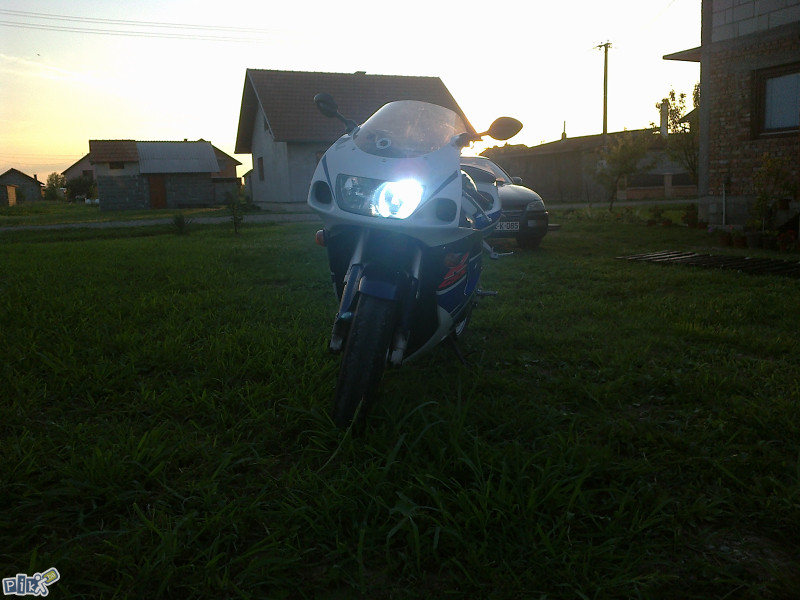 Suzuki GSX-R 750 Srad