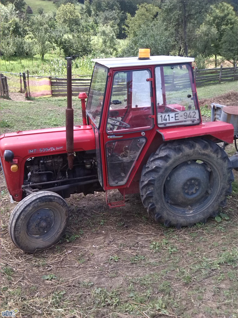 Traktor 539