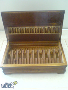 Kutija drvena škrinja za cigarete, stolna tabakera