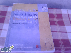 Deutsch ist inn,knjiga sa r.sveskom za njemacki