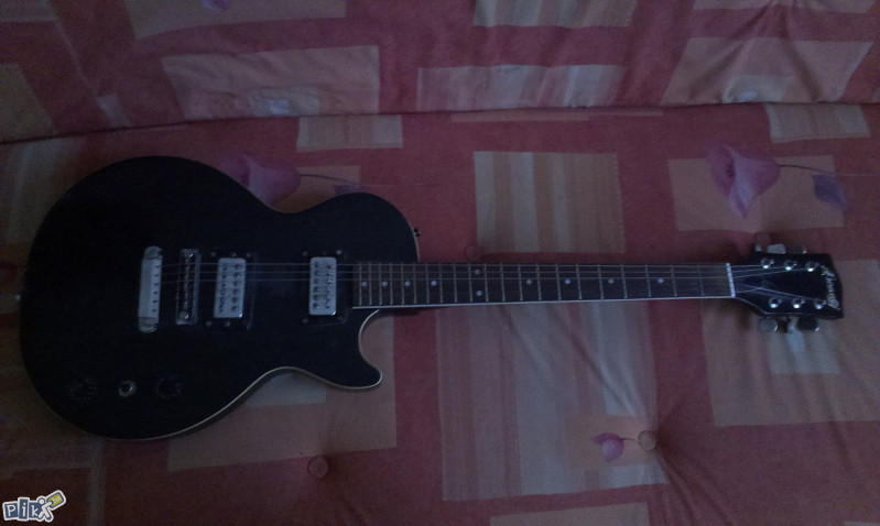 Elektricna gitara kopija gibsona les paula