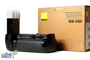 Nikon D80 D90 - MB-D80 Multi-Power Battery Pack Grip