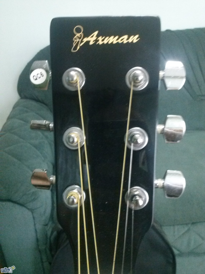 Gitara AXMAN poluelektricna