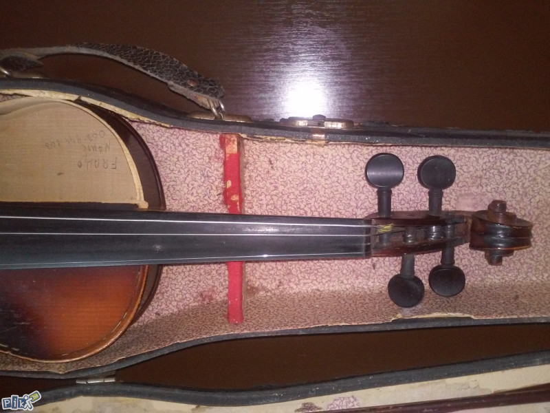 Prodajem violinu