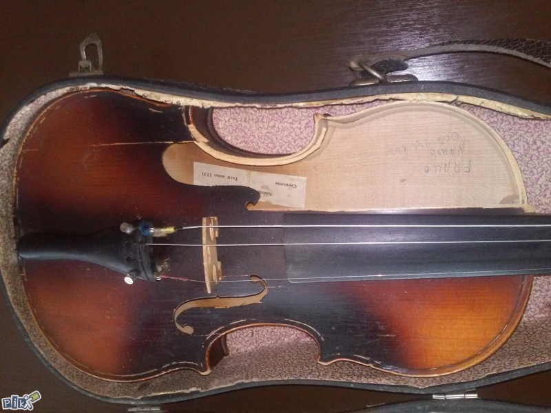 Prodajem violinu