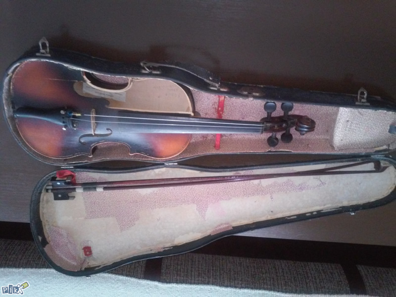Prodajem violinu