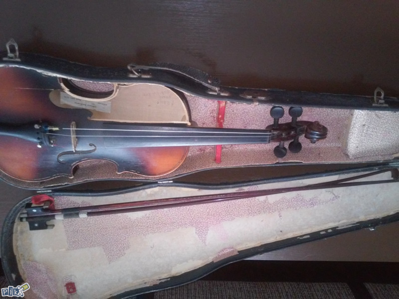 Prodajem violinu