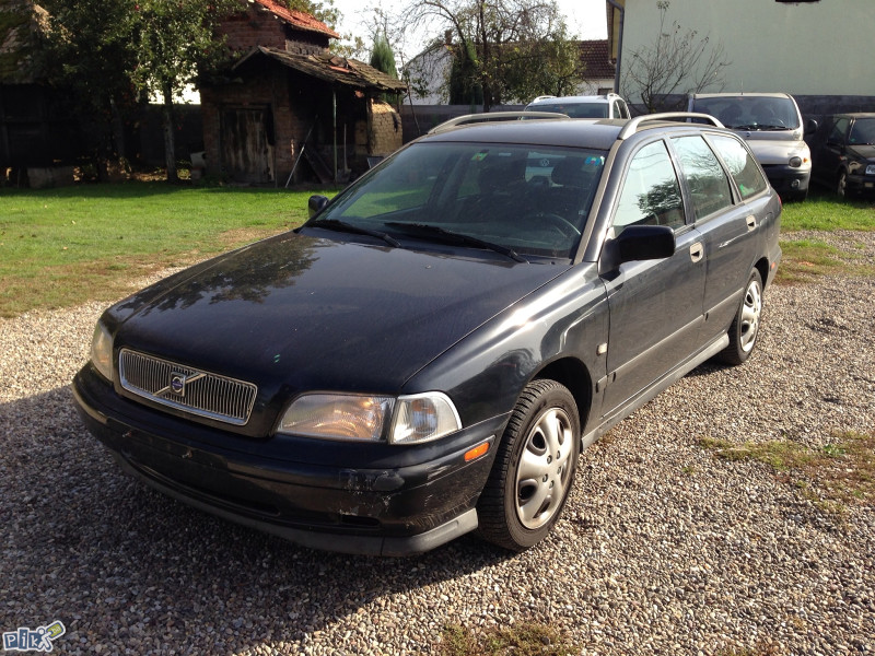 VOLVO V40 stranac