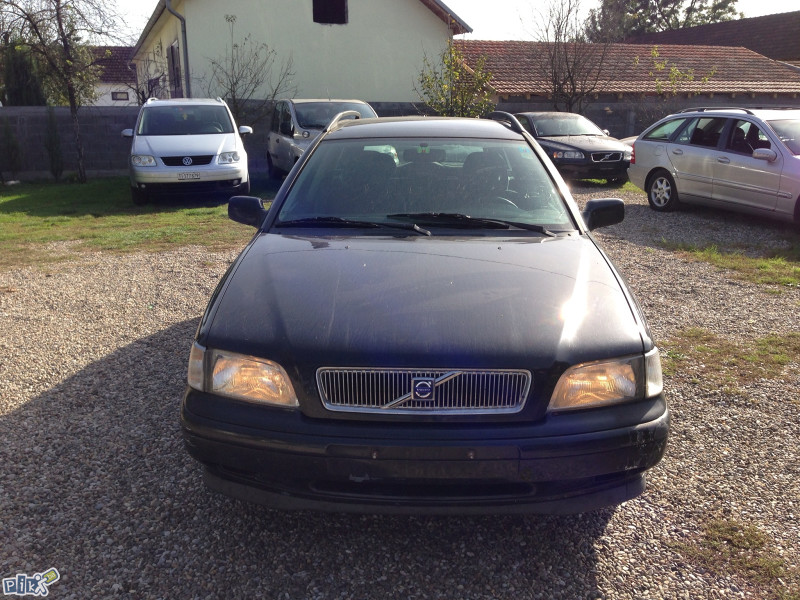 VOLVO V40 stranac