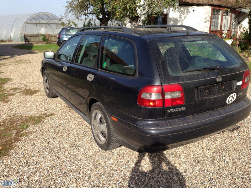 VOLVO V40 stranac