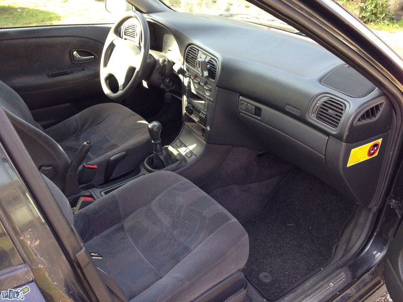 VOLVO V40 stranac