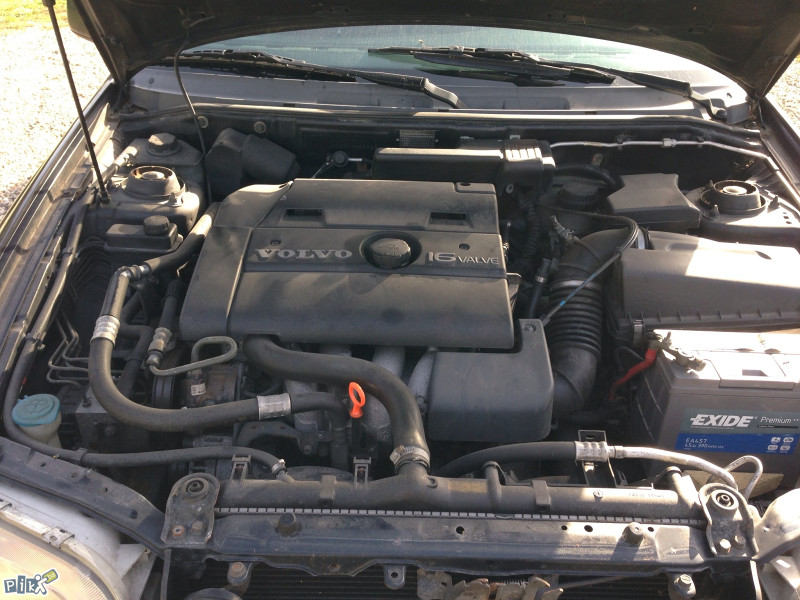 VOLVO V40 stranac