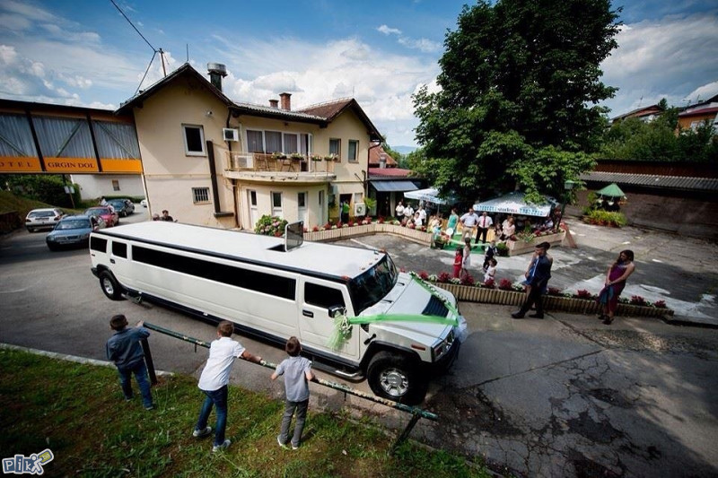 Hummer H2 11 metara. vrhunskog luxuza