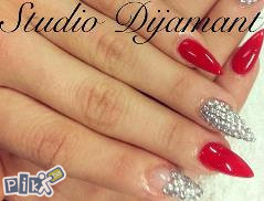 Nadogradnja umjetnih noktiju, geliranje/nail art