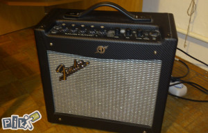 Fender Mustang I (v1) pojačalo