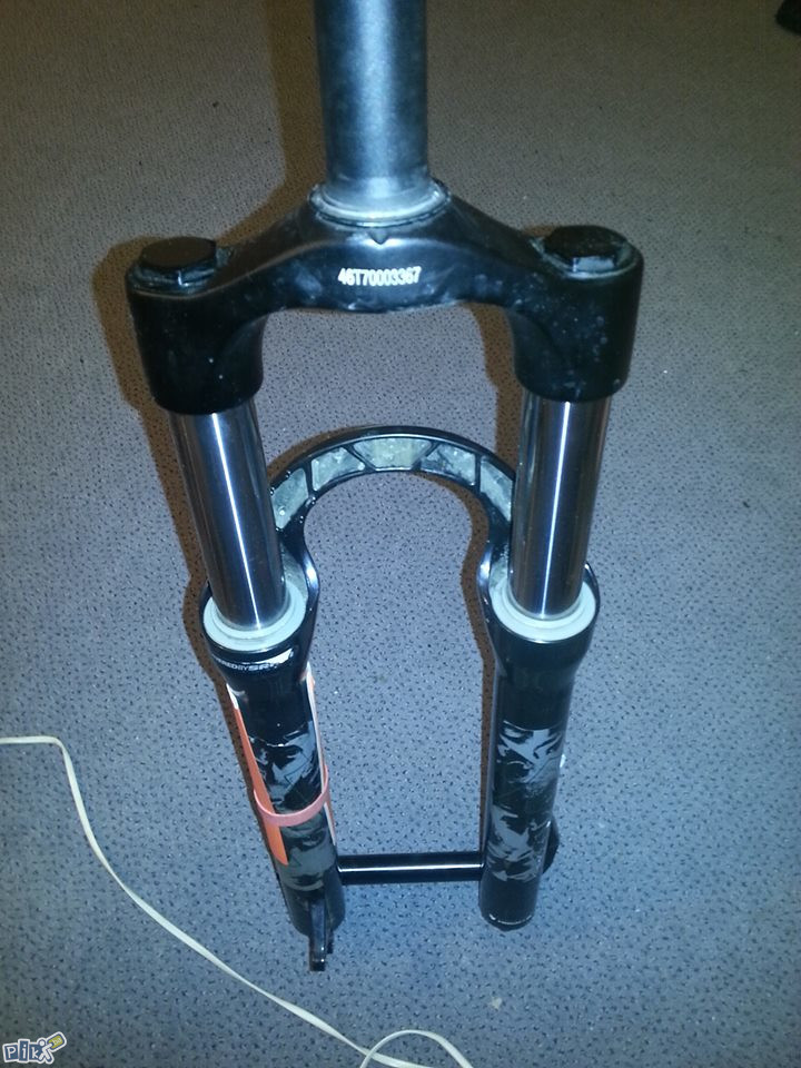 prodajem Rox Shock Argyle 302