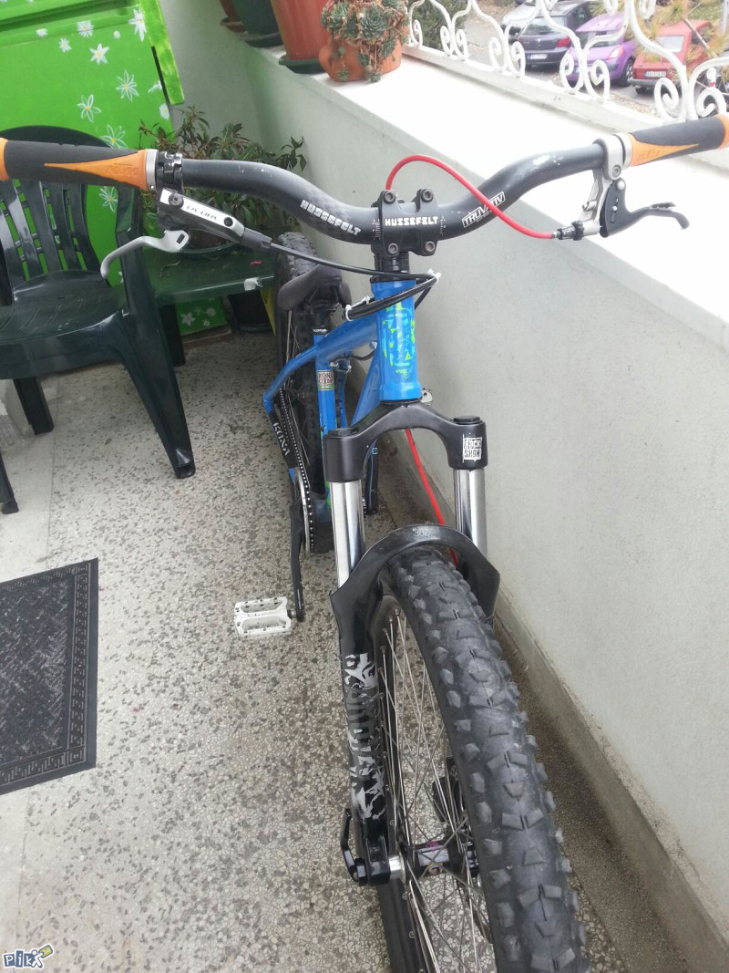 prodajem Rox Shock Argyle 302