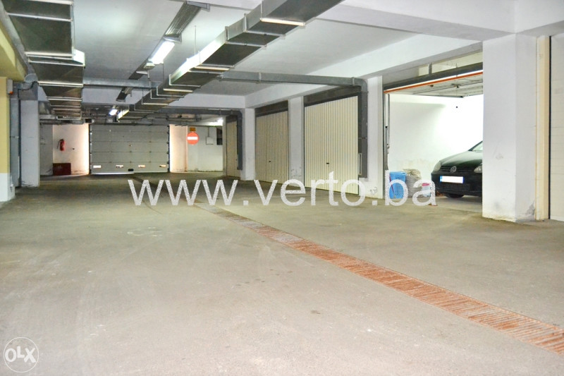 Garaža 19,80 m2, u objektu "Bingo" , Sjenjak, Tuzla